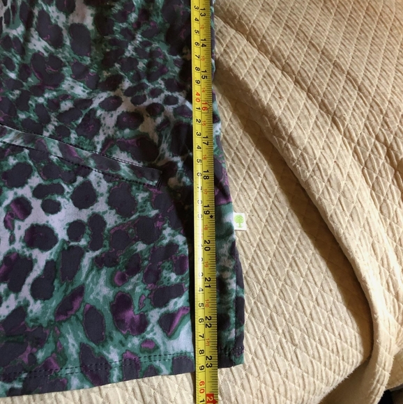 HEALING HANDS ANIMAL PRINT SCRUB TOP - Picture 7 of 7